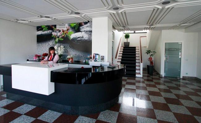 Hotel Adelma オスナヨ エクステリア 写真