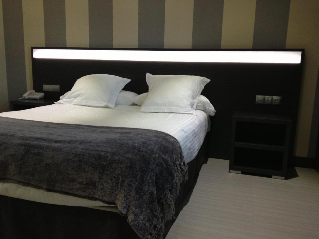 Hotel Adelma オスナヨ 部屋 写真